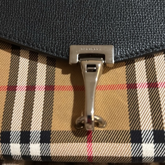 Burberry crossbody - Picture 3 of 8